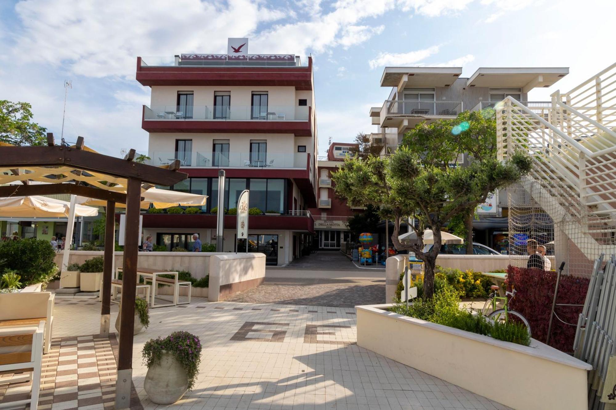 Hotel Della Motta بيلاريا-إيجيا مارينا المظهر الخارجي الصورة