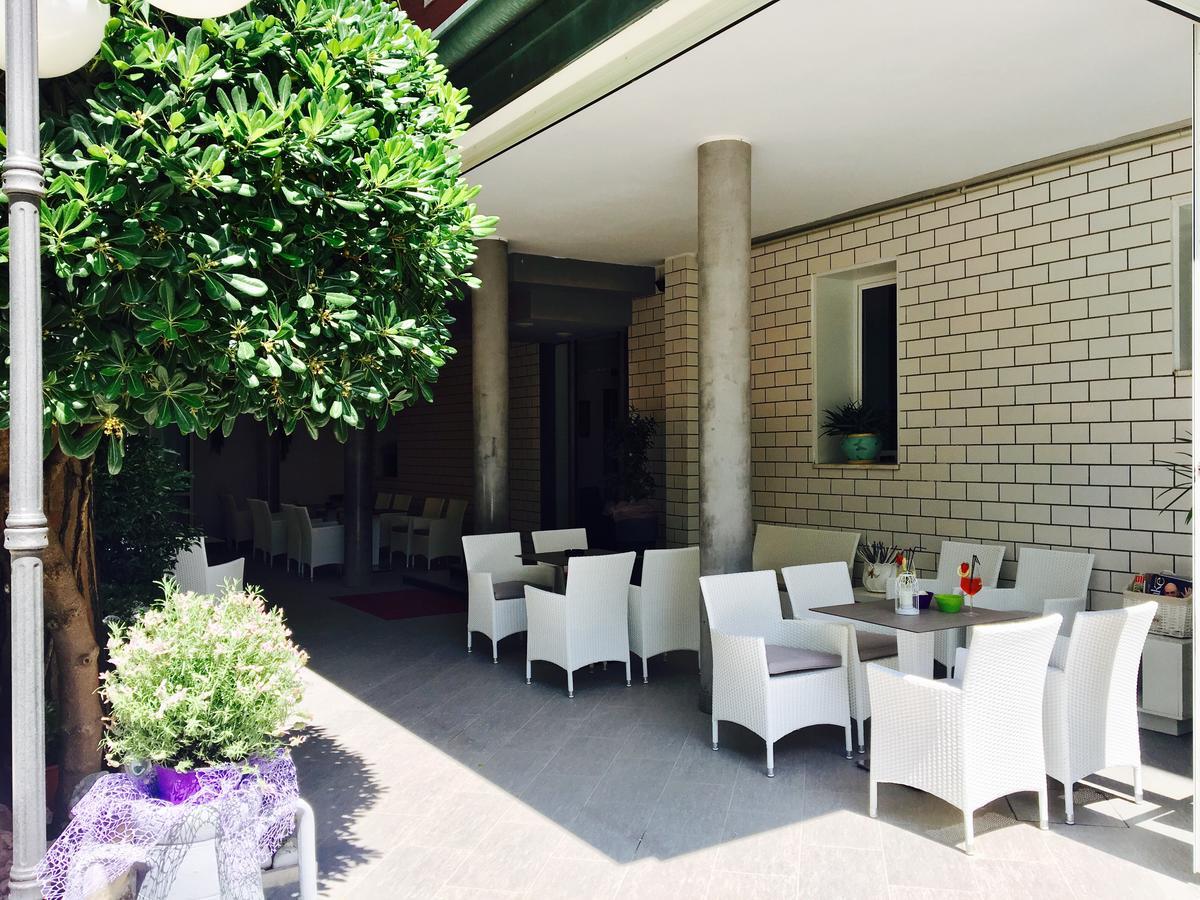 Hotel Della Motta بيلاريا-إيجيا مارينا المظهر الخارجي الصورة